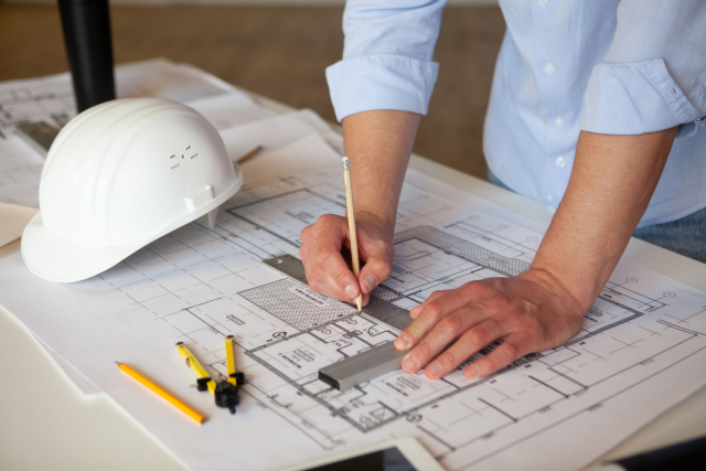 ���݃R���T���e�B���O�Ɩ�